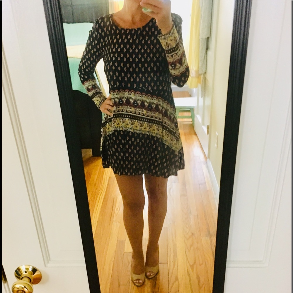 NWOT Boho Dress Long Sleeve Black Blue